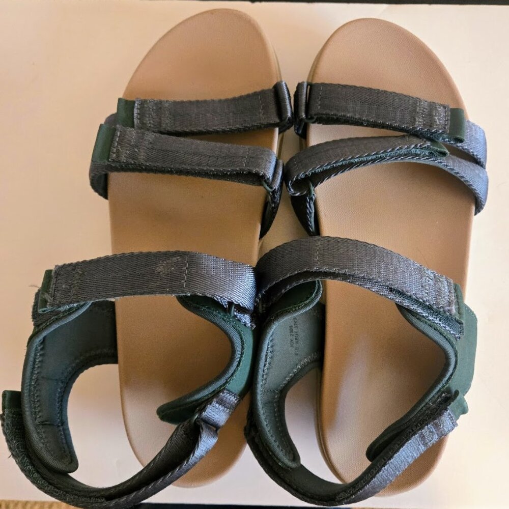 Abeo Joy Metallic Green Women's Sandals Size 10‎ NWOT